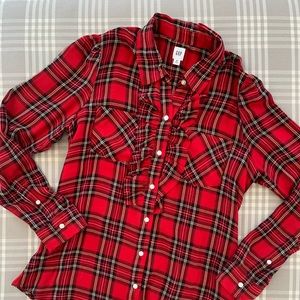 ⭐️ GAP ⭐️ plaid ruffle trim pocket shirt